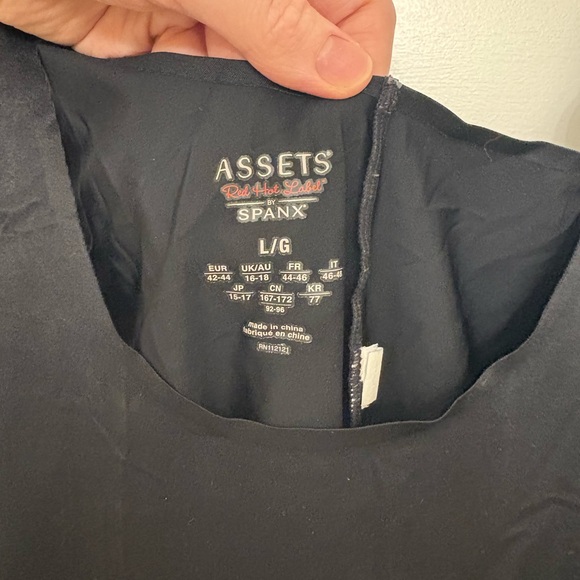 SPANX Assets Red Hot Label Black Shapewear Bodysuit Tank - Picture 2 of 6